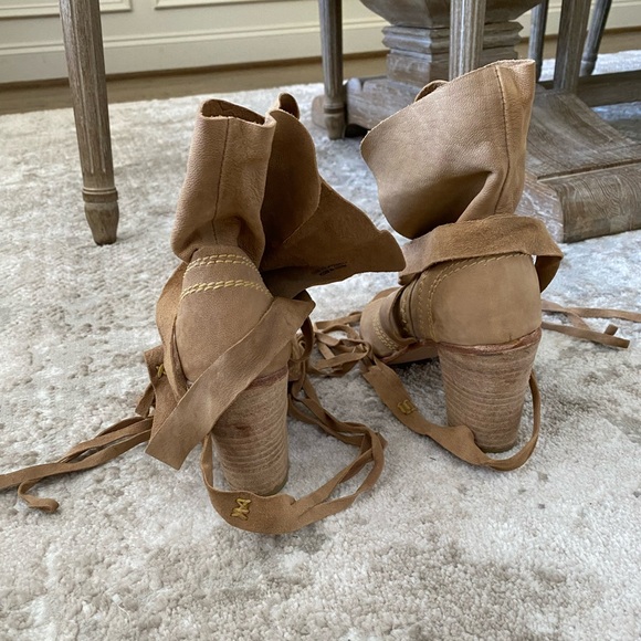 Free People - Picture 4 of 7